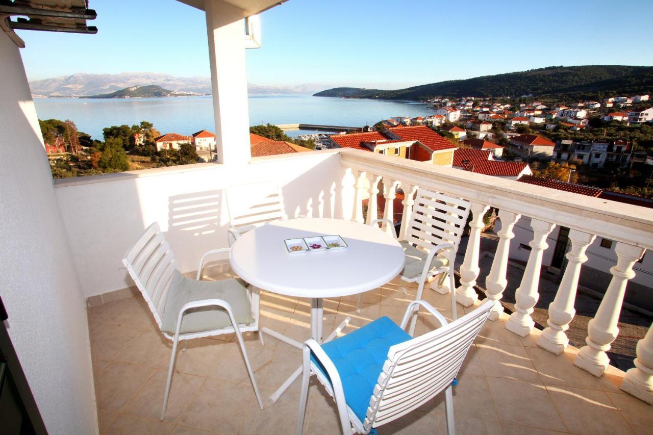 Apartments Nakir Slatine Rum bild