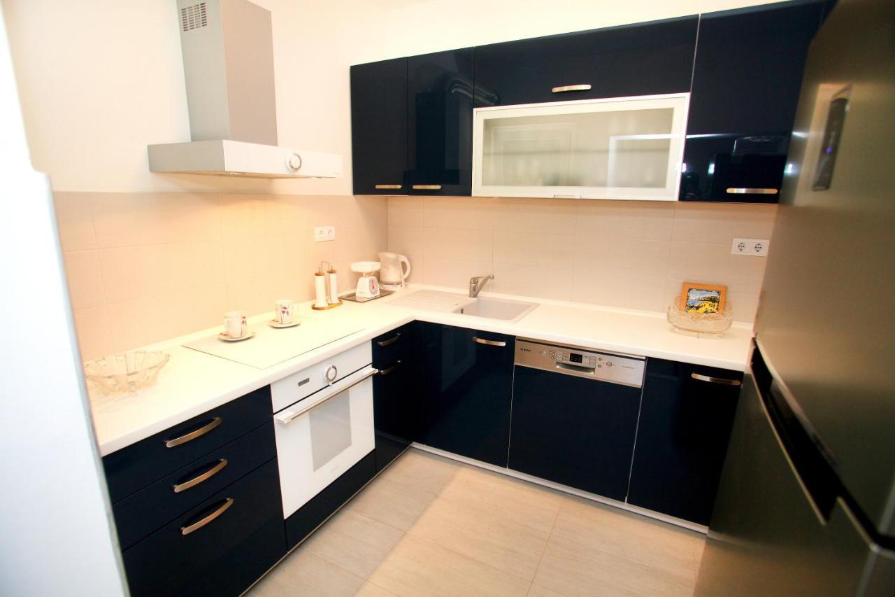 Apartments Nakir Slatine Rum bild